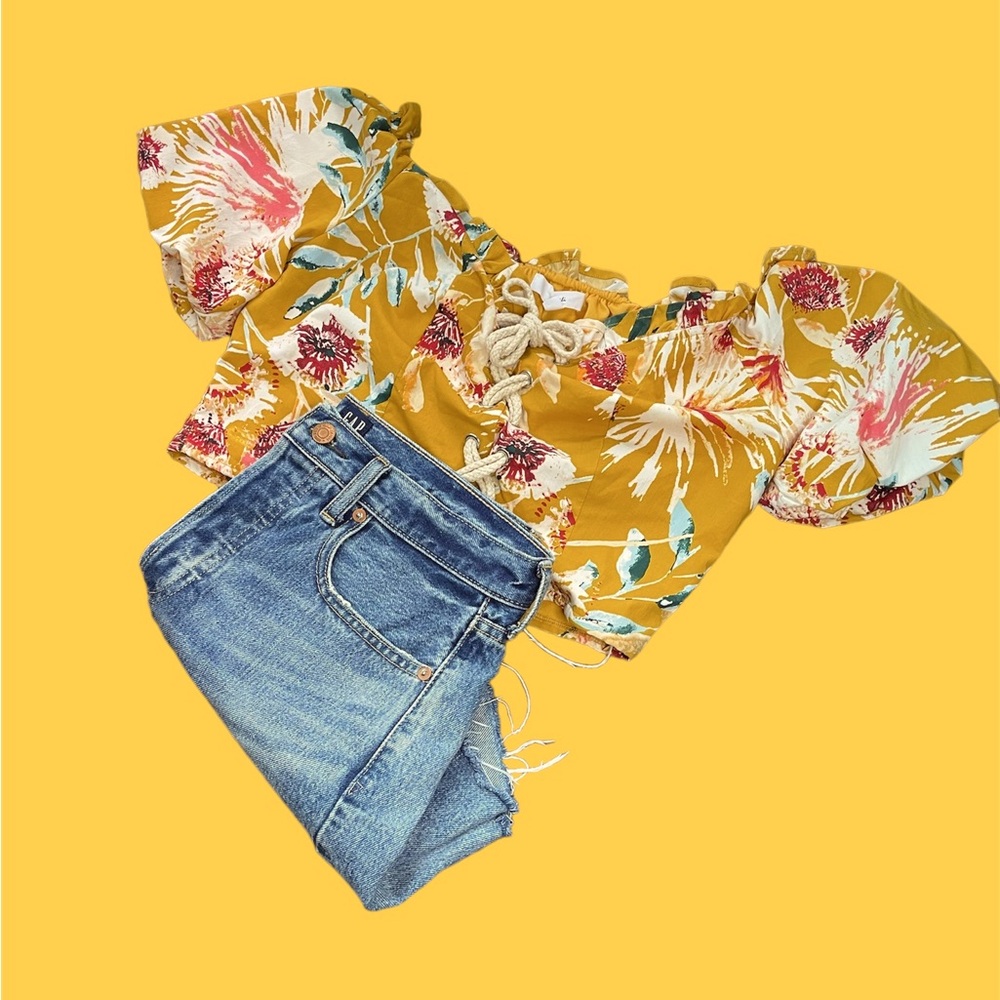 MISS LILI_Yellow Floral Print Puff Sleeve Crop Top w/ Laced Front_Medium